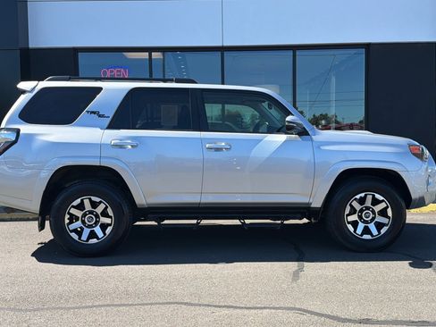 Used 2023 Toyota 4Runner TRD Off-Road Premium w/ Moonroof Package AWD/4WD image 3