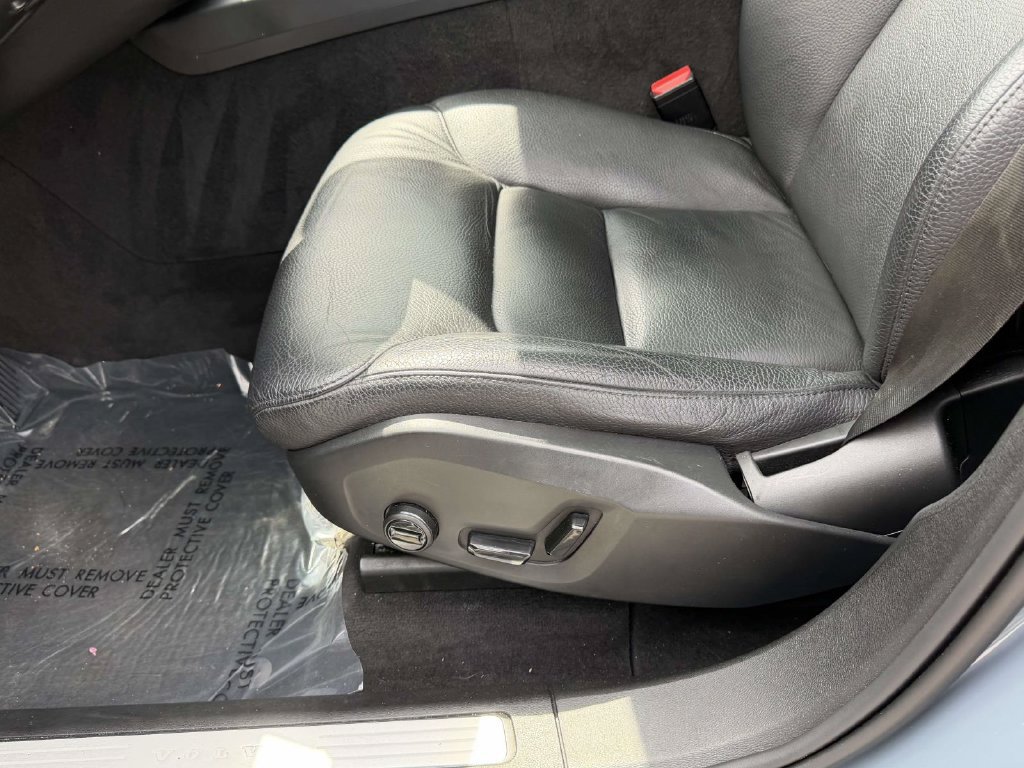 Used 2022 Volvo XC60 B5 Momentum w/ Climate Package AWD/4WD image 17