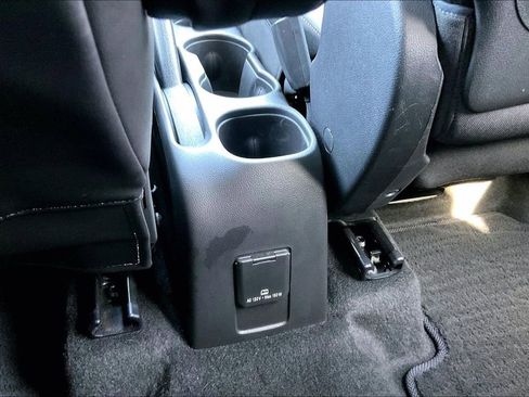 Used 2020 Chevrolet Trax LT w/ LT Convenience Package FWD image 32