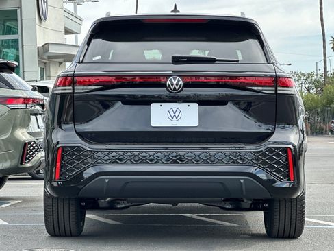 New 2026 Volkswagen Tiguan SE R-Line FWD image 6