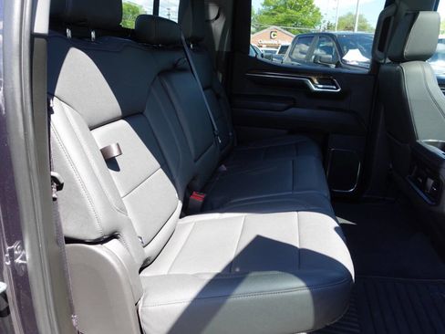 Used 2022 Chevrolet Silverado 1500 LT Trail Boss w/ LT Trail Boss Premium Package AWD/4WD image 38