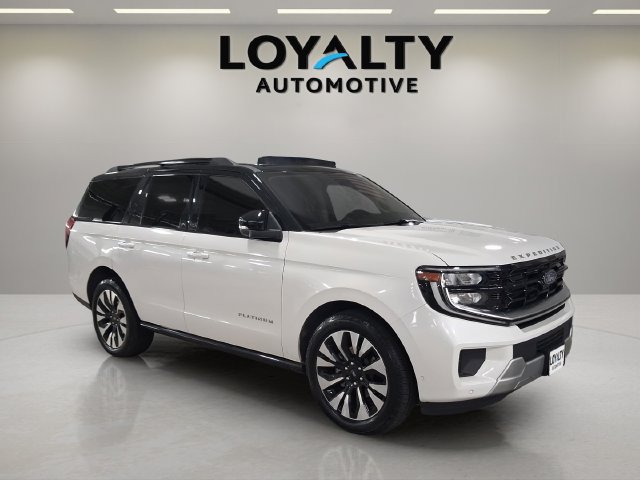 Used 2025 Ford Expedition Platinum w/ Driver's Package AWD/4WD image 7