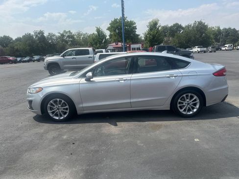 Used 2019 Ford Fusion SE FWD image 15