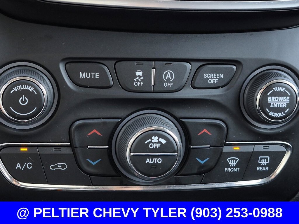 Used 2019 Jeep Cherokee Trailhawk w/ Cold Weather Group AWD/4WD image 26