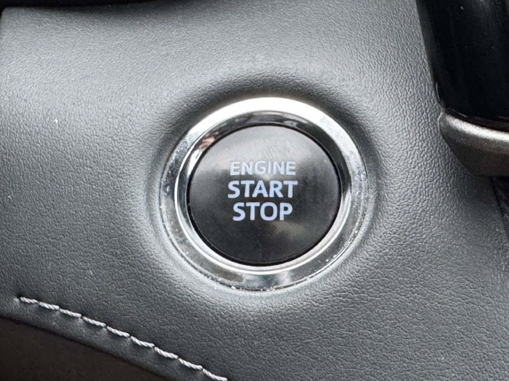Used 2022 Toyota Highlander XLE AWD/4WD image 8