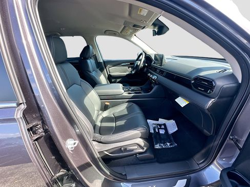 New 2025 Honda Pilot EX-L image 23