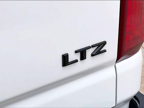 Used 2024 Chevrolet Silverado 2500 LTZ w/ LTZ Plus Package AWD/4WD image 11