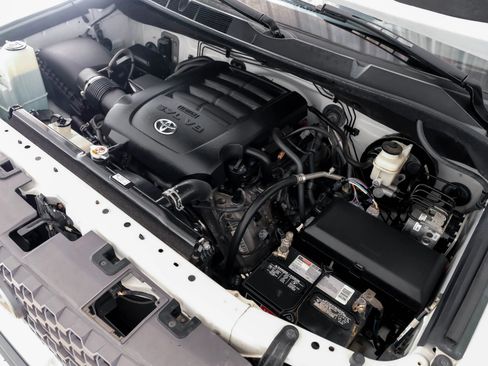 Used 2018 Toyota Tundra SR5 w/ SR5 Upgrade Package image 51