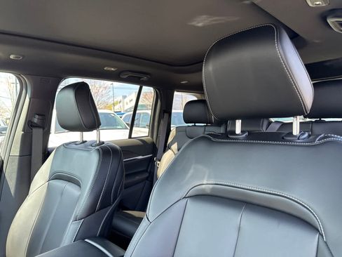 New 2025 Jeep Grand Cherokee Limited w/ Trailer Tow Package AWD/4WD image 15