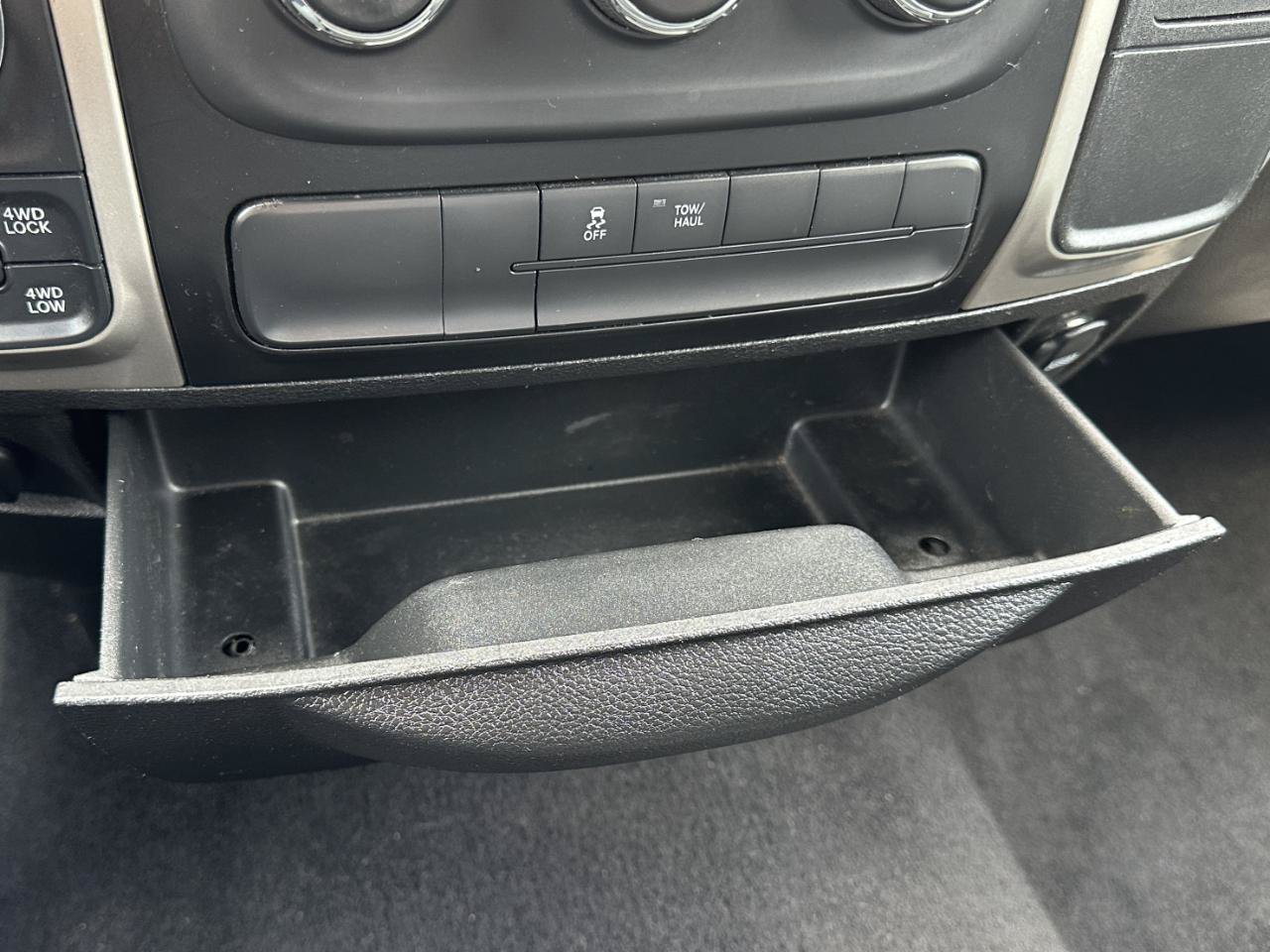 Used 2020 RAM 1500 Classic SLT AWD/4WD image 56