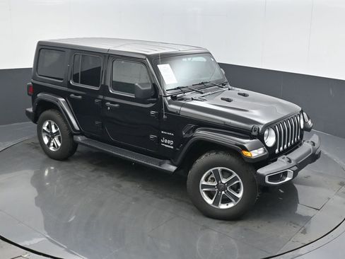 Certified 2022 Jeep Wrangler Unlimited Sahara AWD/4WD image 37