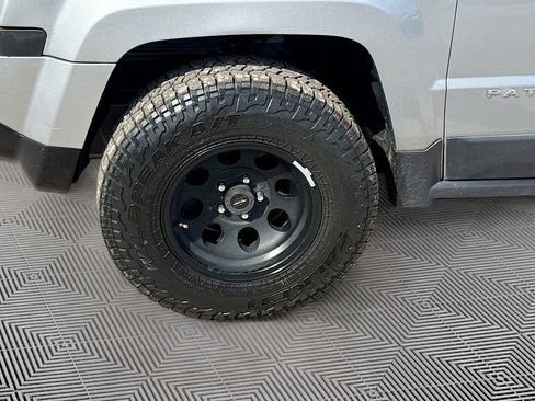 Used 2017 Jeep Patriot Latitude image 33