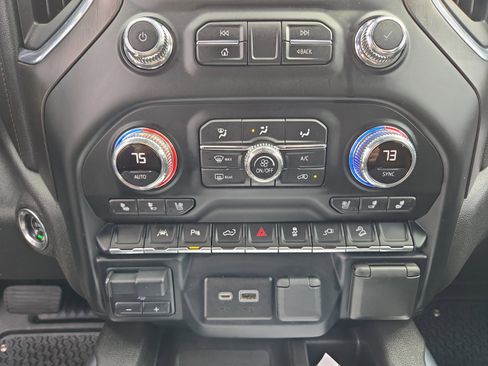 Used 2022 GMC Sierra 1500 AT4 w/ AT4 Premium Package image 16