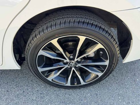 Used 2019 Toyota Corolla SE image 32