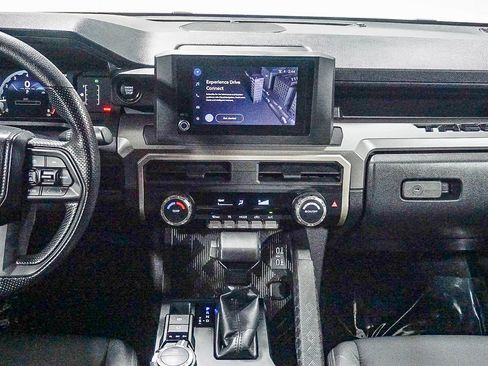 Certified 2024 Toyota Tacoma SR5 AWD/4WD image 14