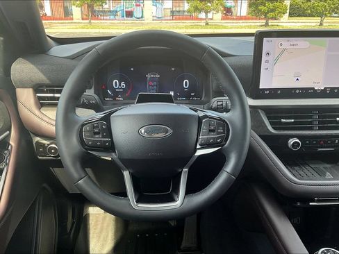 Used 2025 Ford Explorer Platinum w/ Ultimate Package RWD image 5