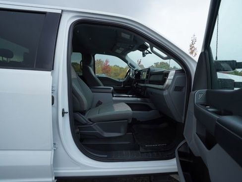 Used 2023 Ford F250 XLT w/ FX4 Off-Road Package image 18