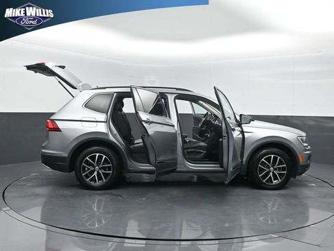 Used 2021 Volkswagen Tiguan SE image 27