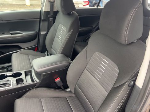 Certified 2022 Kia Sportage LX w/ LX FWD Value Edition Package image 5