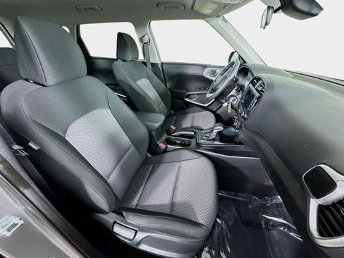 Certified 2025 Kia Soul LX w/ LX Technology Package FWD image 25