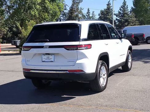 New 2025 Jeep Grand Cherokee Laredo X w/ Luxury Tech Group I image 8