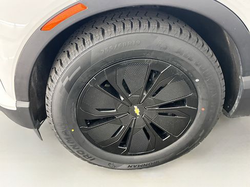 Used 2024 Chevrolet Blazer EV LT image 11