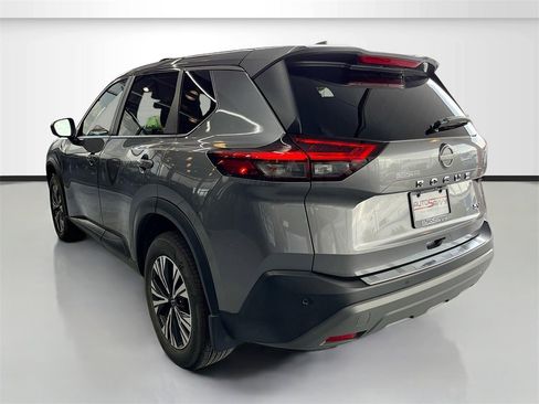 Used 2023 Nissan Rogue SV image 5