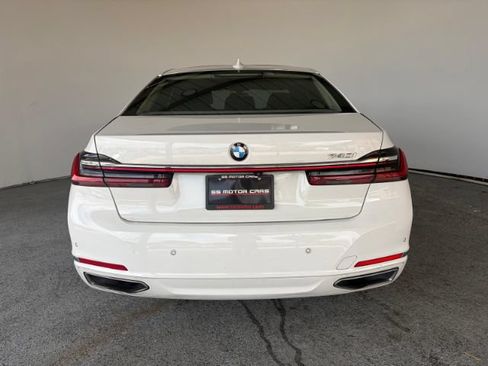 Used 2022 BMW 740i w/ Luxury Rear Seating Package RWD image 4