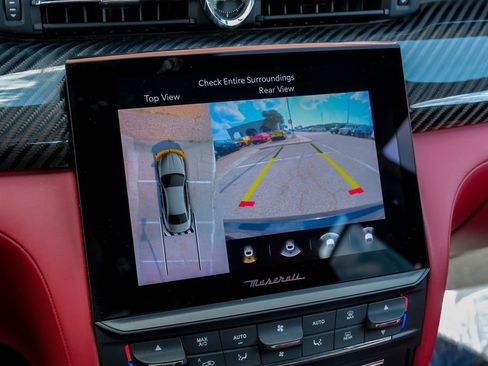 Used 2022 Maserati Quattroporte Trofeo image 20