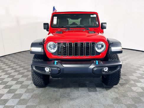 Used 2025 Jeep Wrangler Unlimited Rubicon 4xe w/ Convenience Group AWD/4WD image 8