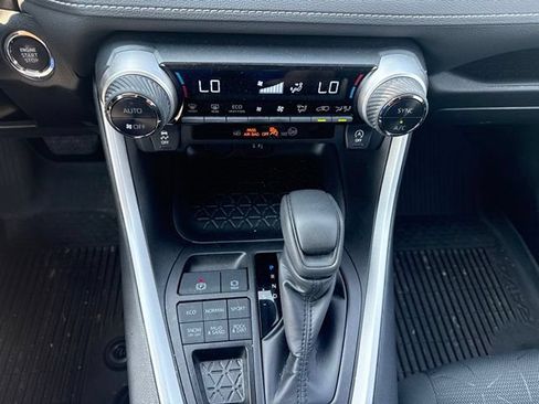 Used 2024 Toyota RAV4 XLE AWD/4WD image 20