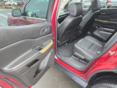 Used 2018 GMC Acadia Denali image 29