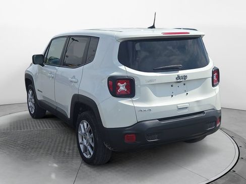 Used 2023 Jeep Renegade Latitude AWD/4WD image 3