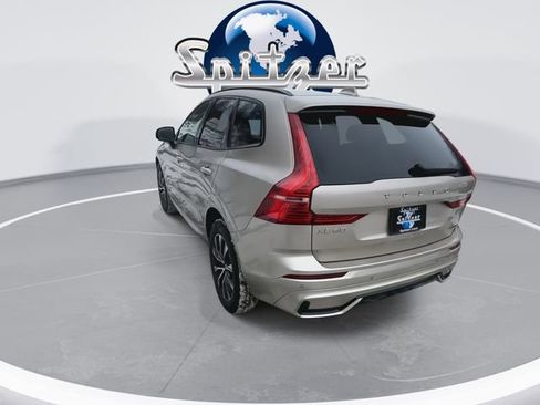 Used 2025 Volvo XC60 B5 Plus image 9