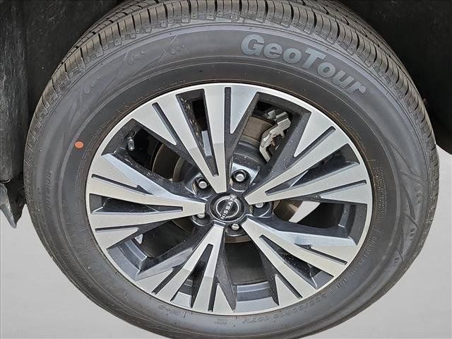 Used 2023 Nissan Rogue SV AWD/4WD image 14