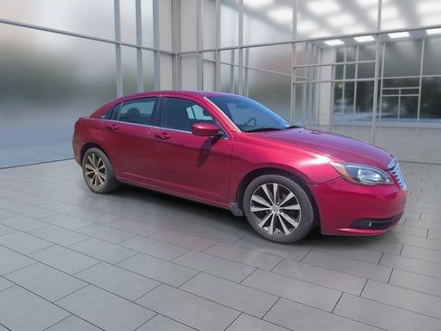 Used 2014 Chrysler 200 Touring w/ 200 S Group FWD image 2