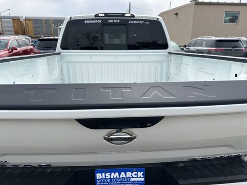 Used 2021 Nissan Titan SV w/ SV Convenience Package image 26