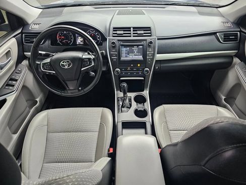 Used 2015 Toyota Camry SE image 17