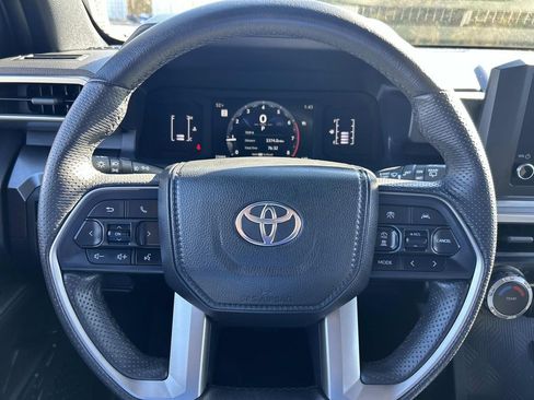 Used 2025 Toyota 4Runner SR5 image 28