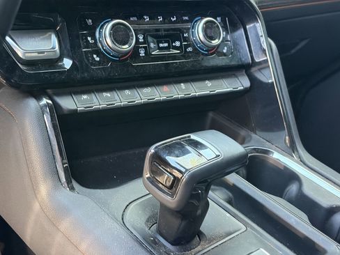 Used 2025 GMC Sierra 1500 AT4 w/ Technology Package AWD/4WD image 13