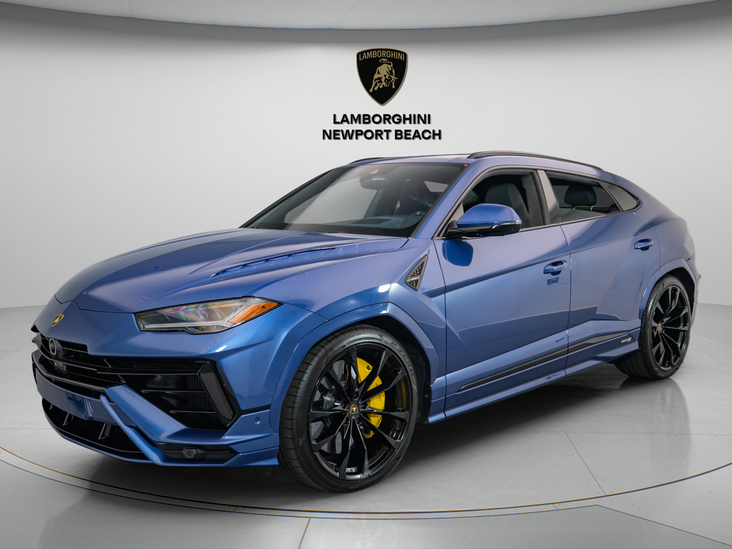 Used 2024 Lamborghini Urus S AWD/4WD image 3