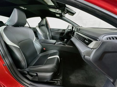 Used 2025 Toyota Camry SE FWD image 29