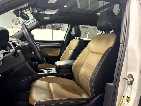 Used 2021 Volkswagen Atlas Cross Sport SE w/ Panoramic Sunroof Package image 10