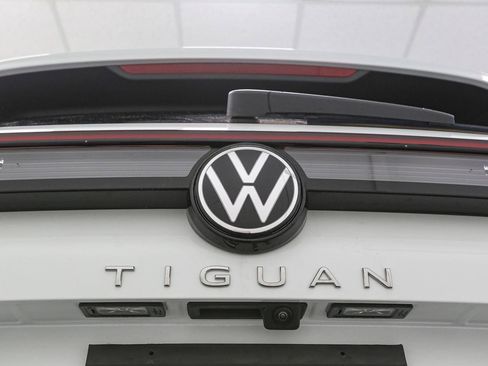 New 2026 Volkswagen Tiguan SEL R-Line AWD/4WD image 12