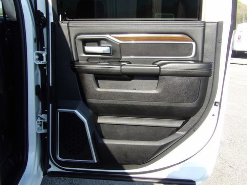 Used 2024 RAM 2500 Laramie AWD/4WD image 40