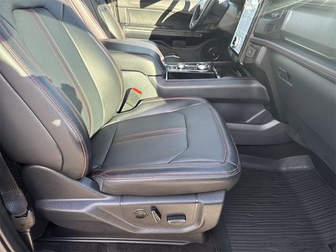 Used 2023 Ford Expedition Limited image 13