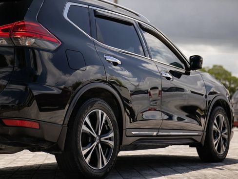 Used 2017 Nissan Rogue SL w/ SL Premium Package FWD image 15