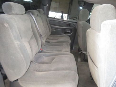 Used 2004 Chevrolet Silverado 2500 LS w/ Skid Plate Package AWD/4WD image 29