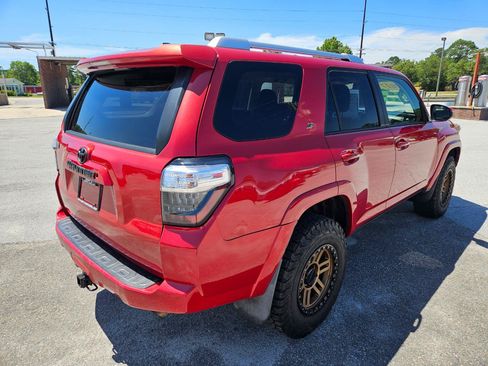 Used 2017 Toyota 4Runner SR5 AWD/4WD image 6
