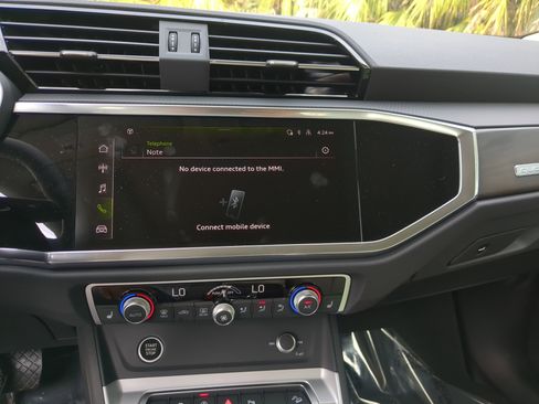 New 2025 Audi Q3 2.0T Premium image 26